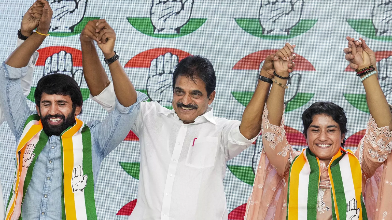 BJP downplays wrestlers joining Cong, says ‘don’t mix politics and sports’