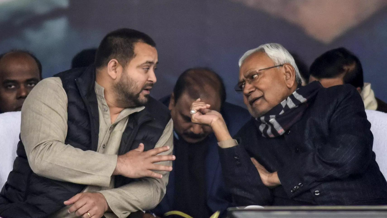 ‘Haath jodkar maafi …’: Tejashwi rules out future alliance with Nitish