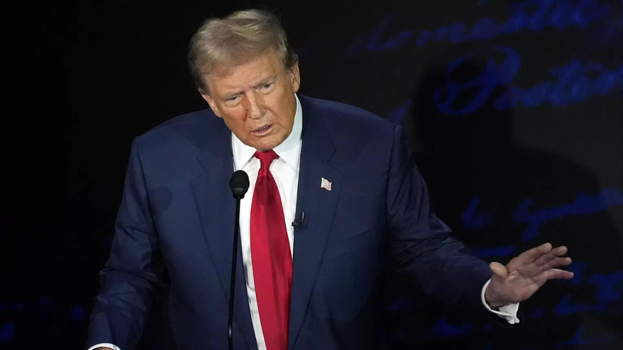 In the (y)ear of conspiracy theories, Trump hears insults galore