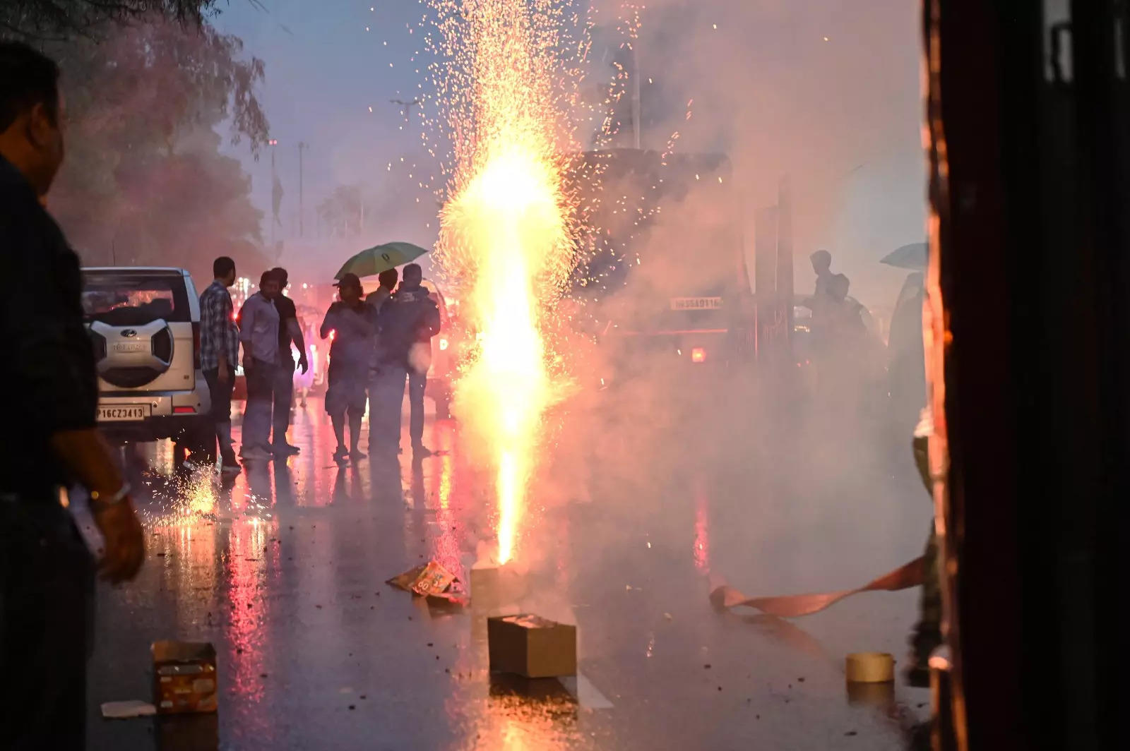 FIR filed over fireworks outside Arvind Kejriwal’s residence