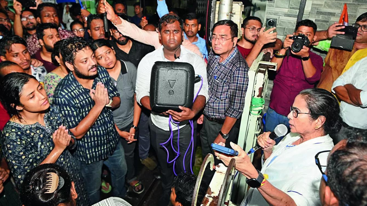 Didi goes to protest site, doctors go to her house, but no talks