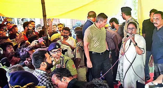 It took ‘Didi’, not CM Mamata to get junior doctors to Kalighat