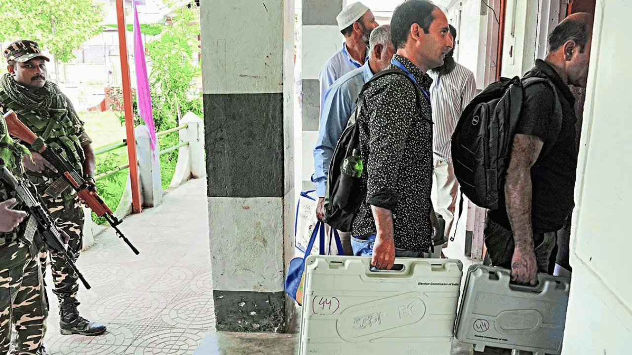 Battle for 24 seats in first round of J&K assembly polls today
