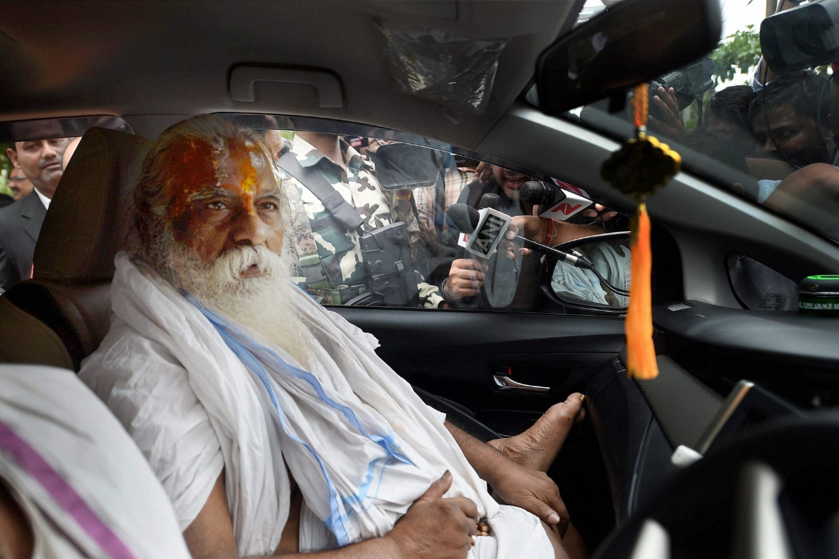 Ram Mandir Trust President Mahant Nritya Gopal Das in Critical Condition, Admitted to ICU in Lucknow