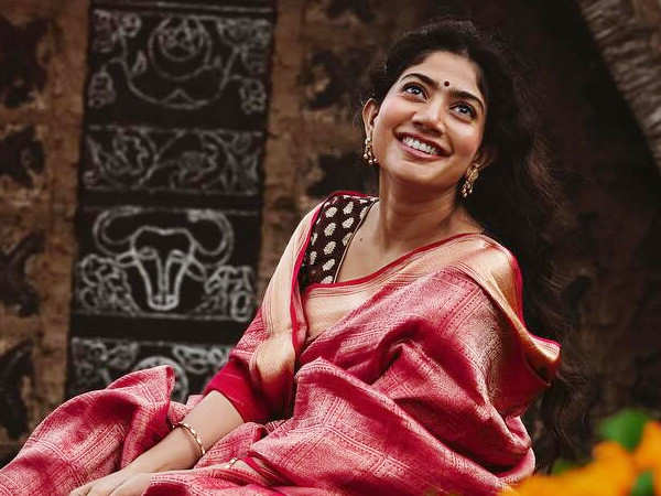 Sai Pallavi dances her heart out at sister Poojas sangeet