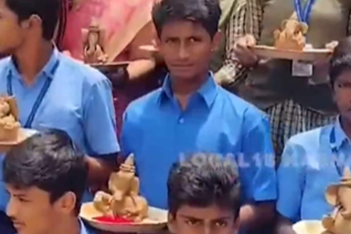 In Karnataka’s Koppalu, 100 School Students Make Eco-friendly Ganesh Idols
