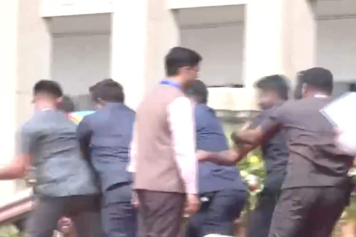 Security Breach At Karnataka CM Siddaramaiah’s Event In Bengaluru, Dramatic Video Surfaces
