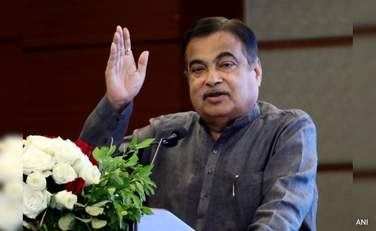 Nitin Gadkari’s ‘Click Pic’ Solution For Those Spitting Pan Masala