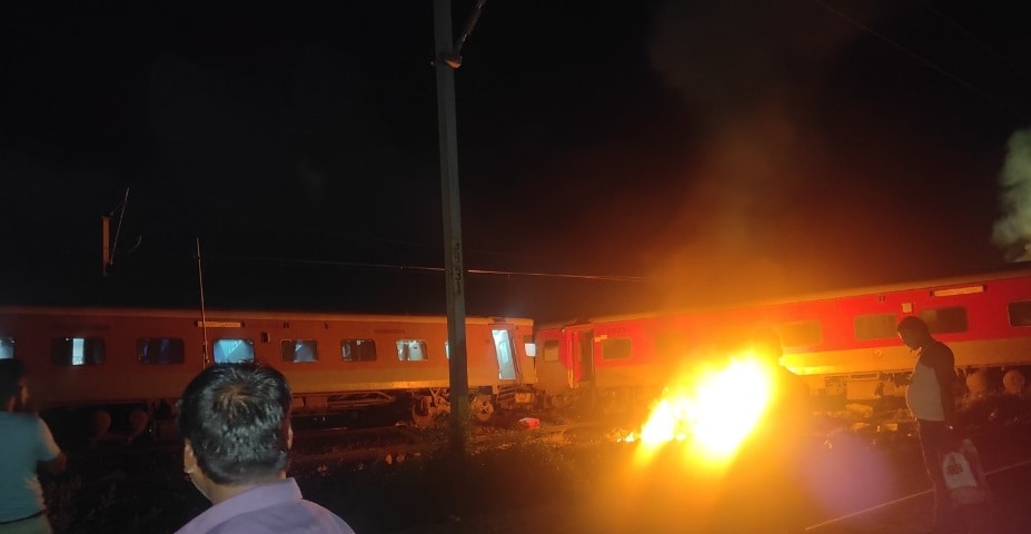 Express Train Collides With Goods Train In Tamil Nadu, 12 Coaches Derail