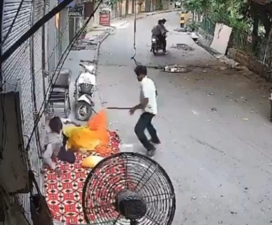 On Camera, Sleeping Delhi Man Beaten For “Don’t Urinate In Public” Request