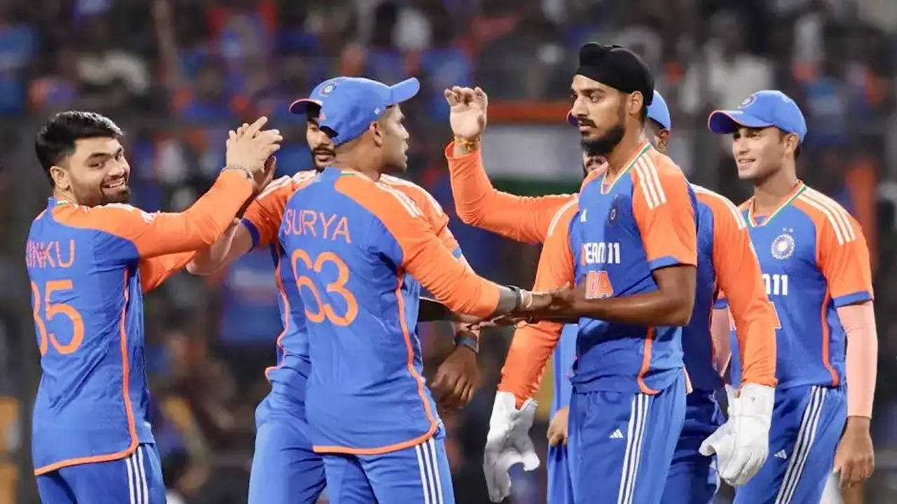 ‘Yeh Indian team nahi IPL XI hai’ – says ex-Pakistan batsman