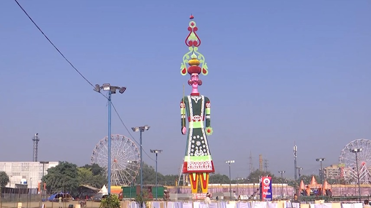 ‘Took 4 months to build at Rs 30 lakhs’: Tallest Ravana effigy in Delhi