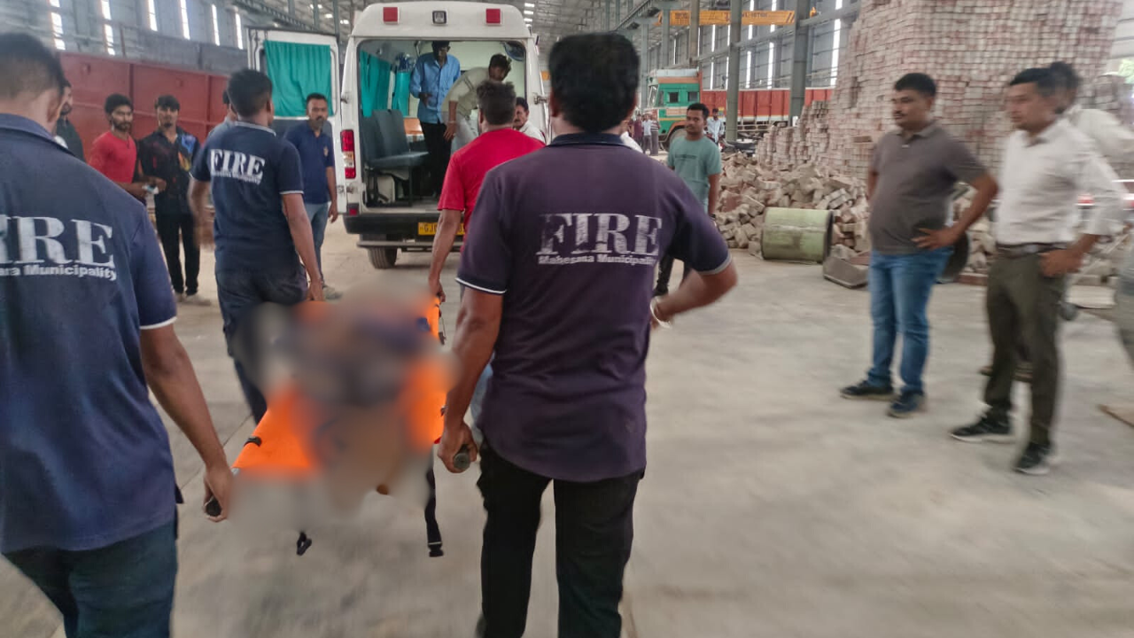 9 workers die as mud caves in at factory site in Guj; PM Modi expresses grief