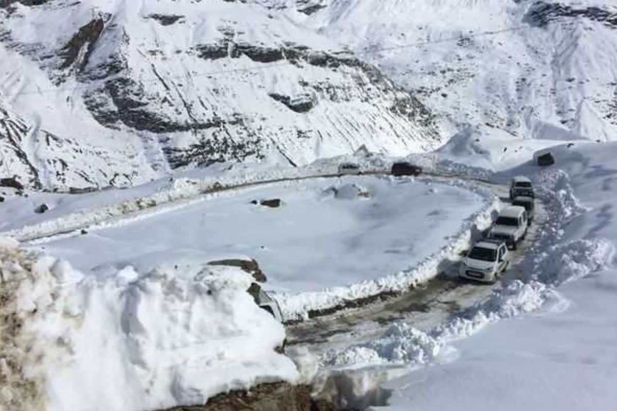 After 56 Years, Army Expedition Recovers 4 More Bodies From IAF Plane Crash In Himachal