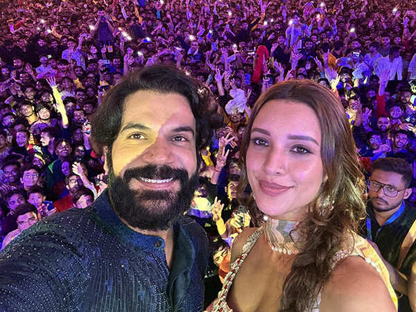 Rajkummar Rao Triptii Dimri celebrate Navratri in Ahmedabad for film promo