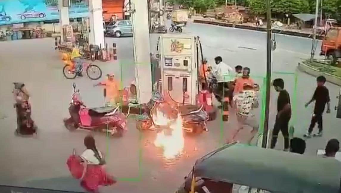 Drunk Man Starts Fire At Hyderabad Petrol Pump On “Dare”, Arrested
