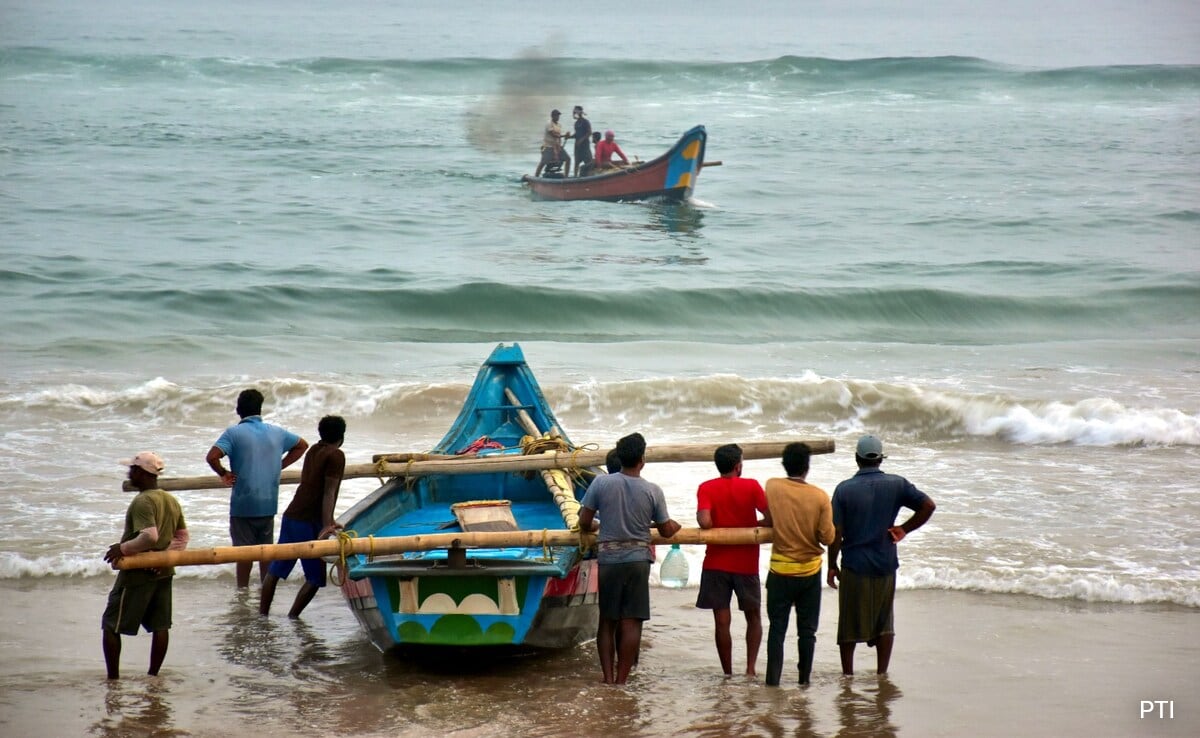 Cyclone Dana To Make Landfall Tonight, Odisha, Bengal On Alert: 10 Facts