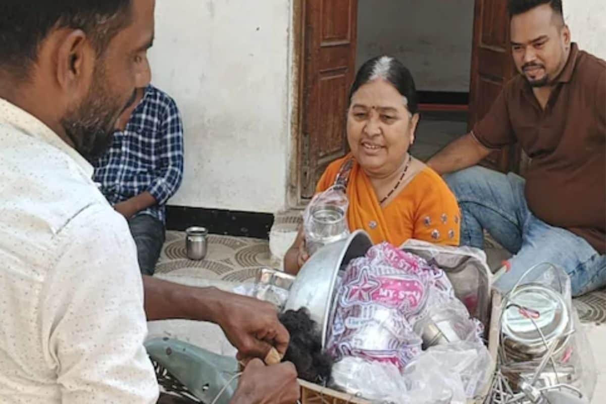 Women in MP’s Burhanpur Trade Hair for Income, Earn Up To Rs 3,000 Per Kg