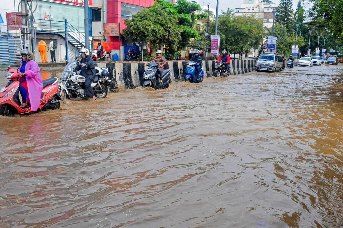 Bengaluru Rain: Heavy Downpour Leads To Waterlogging On Roads, Several Flights Diverted