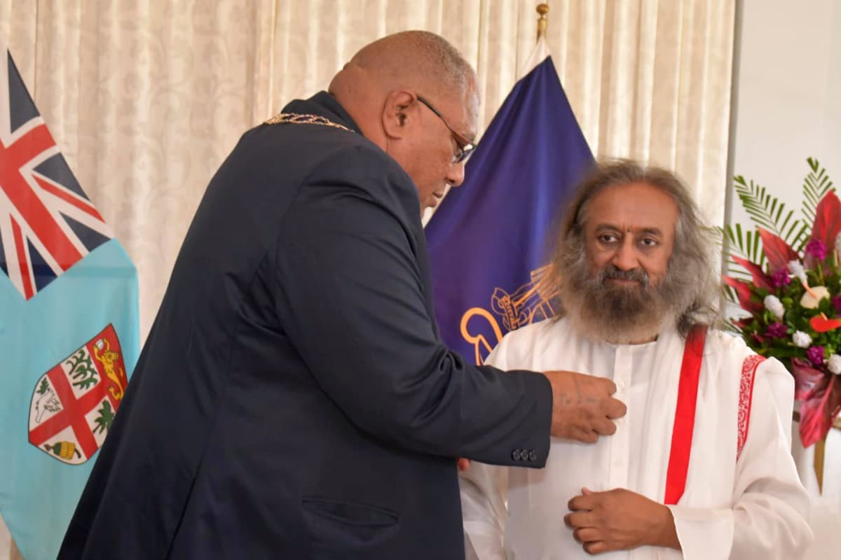 Sri Sri Ravi Shankar Honoured With Fiji’s Highest Civilian Award