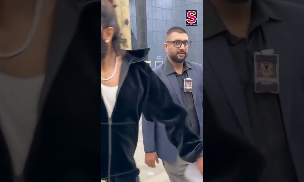 Power House Of Bollywood Ranveer Singh Lands In Surat Wearing A Very Comfy All Black Co-Ord | N18S