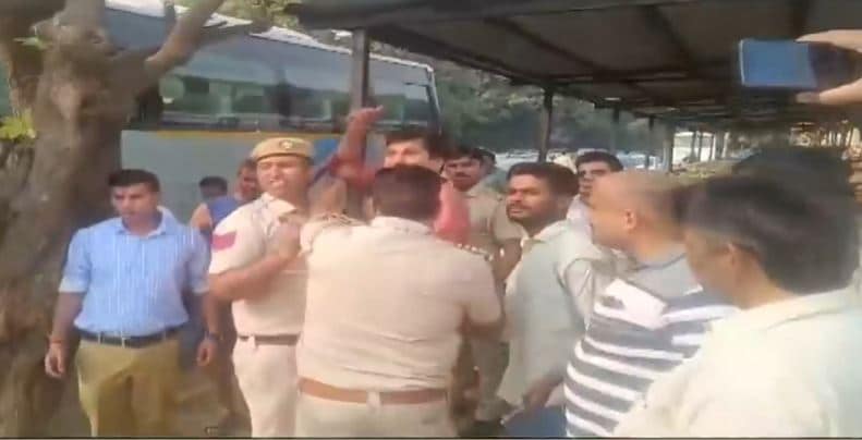 Eye On Purvanchali Vote, AAP Vs BJP Over Chhat Puja Ghat In Delhi Eye On Purvanchali Vote, AAP Vs BJP Over Chhat Puja Ghat In Delhi