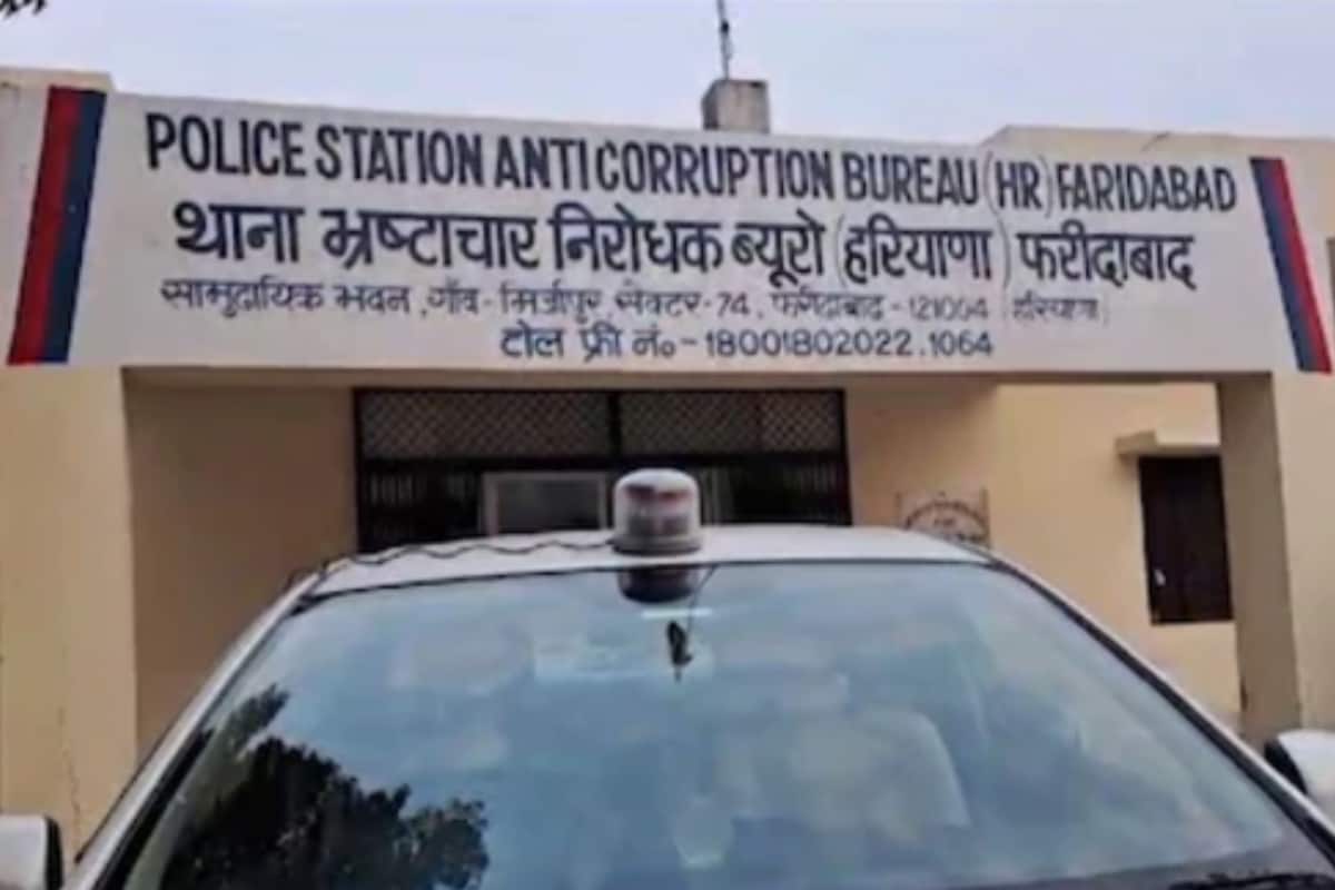 Faridabad Sub-Inspector Caught Taking Rs 12.50 Lakh Bribe, Rs 7 Lakh Cash Seized From Car