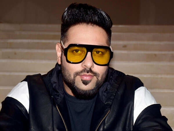 Blast outside Badshahs bar in Chandigarh