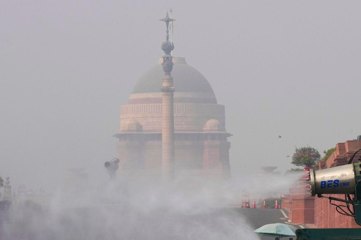 Delhi AQI Still ‘Very Poor’, Mumbai Better At 140, Shroud Of Smog Envelops Both Cities