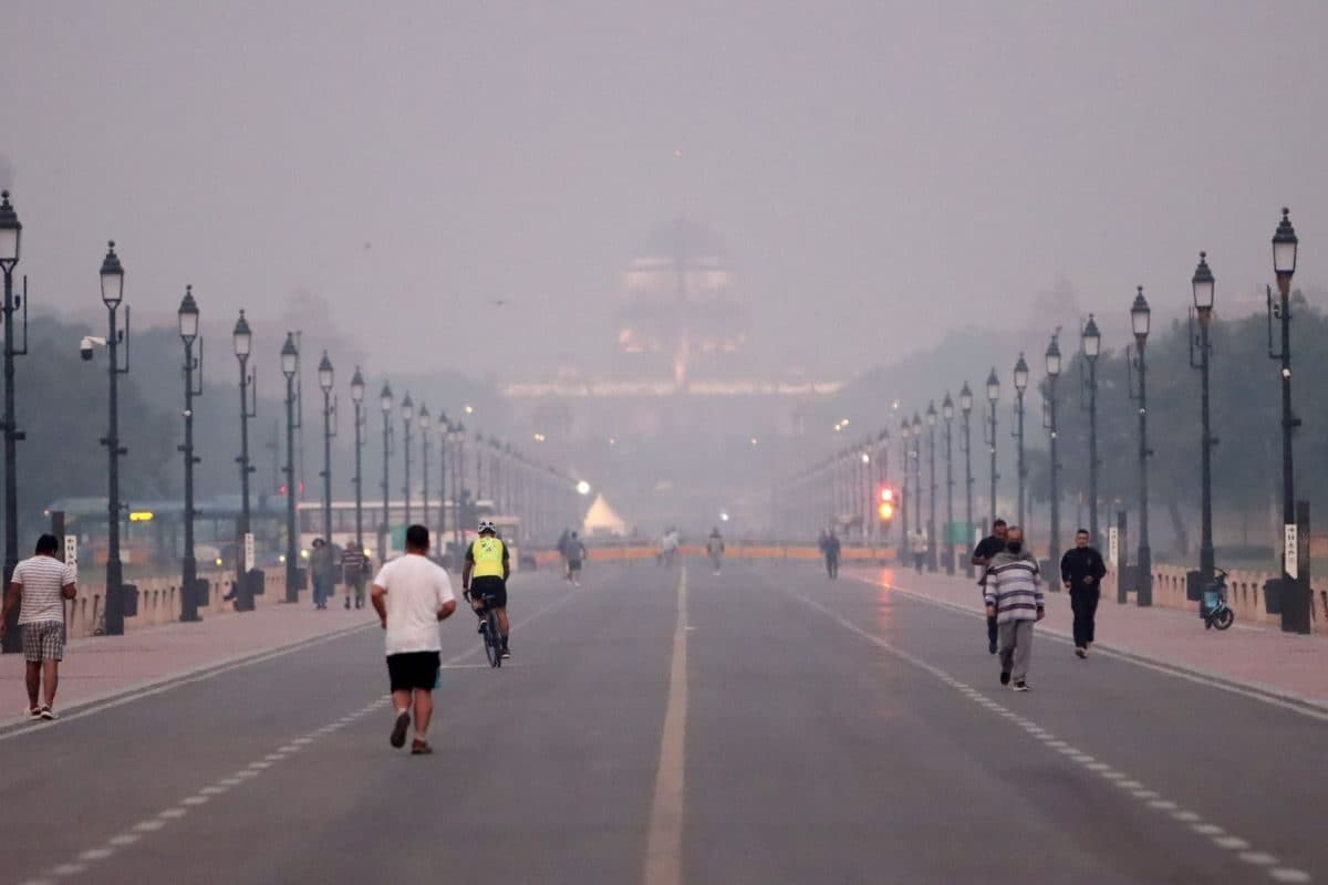 Delhi Air Quality ‘Severe’ In Several Areas, Mumbai AQI Improves But Smog Envelops Both Cities