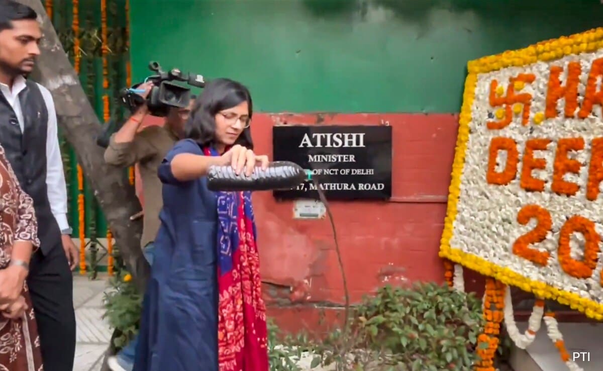 ‘Will Return With…’: Swati Maliwal Pours Dirty Water Outside Atishi’s Home