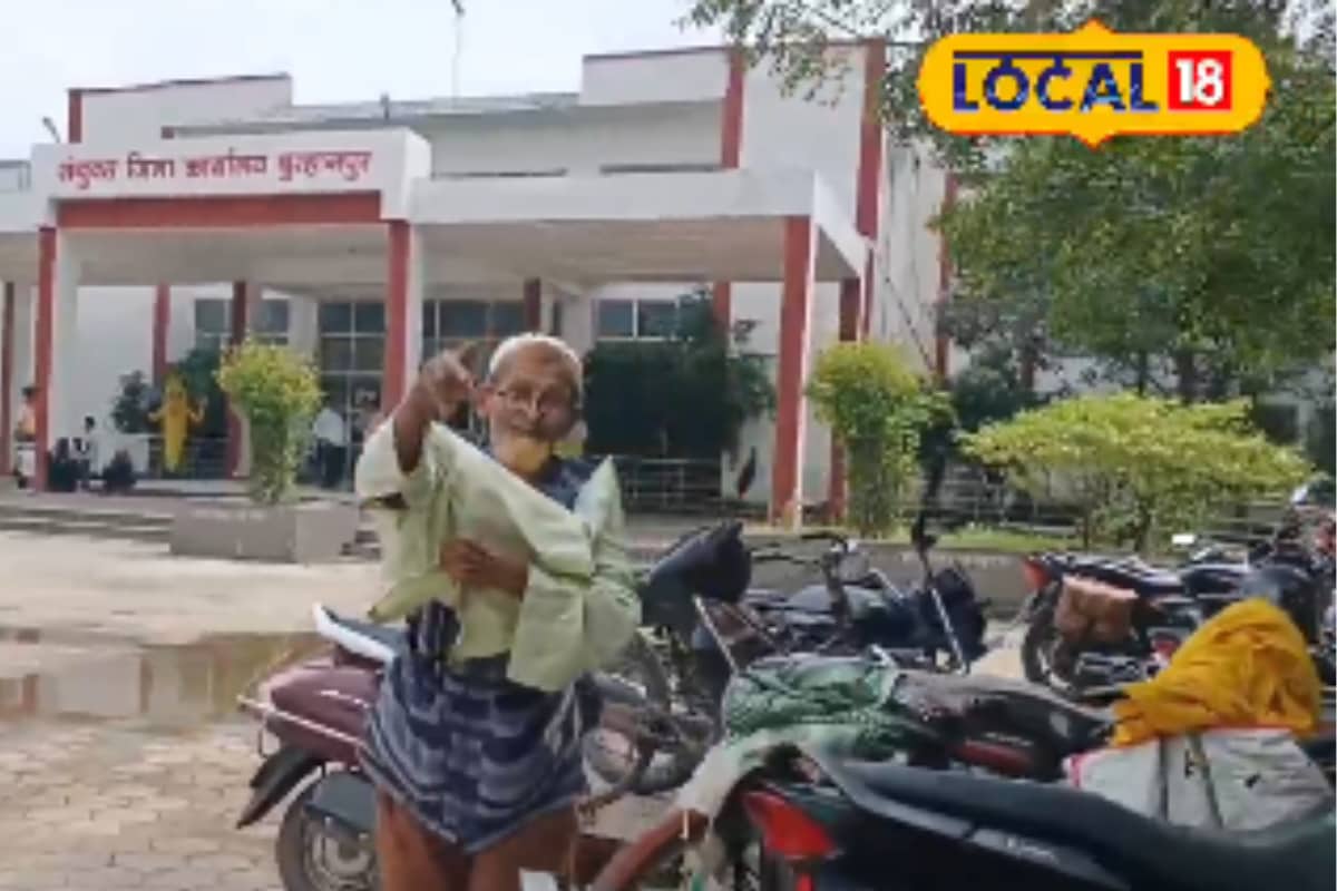 Officials Listen To This Elderly Man In MP Only When He Changes Clothes; Here’s Why