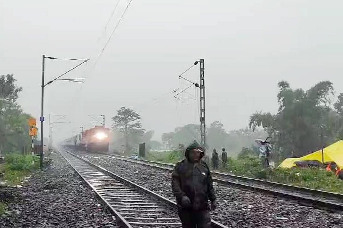 ‘OK’: Station Master’s Phone Call With Wife Ends Up Costing Railways Rs 3 Crore