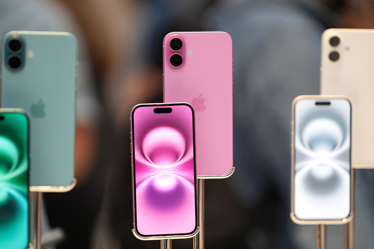 Thieves Break Into Newly Stocked Jaipur Phone Store, Steal Only These Brands