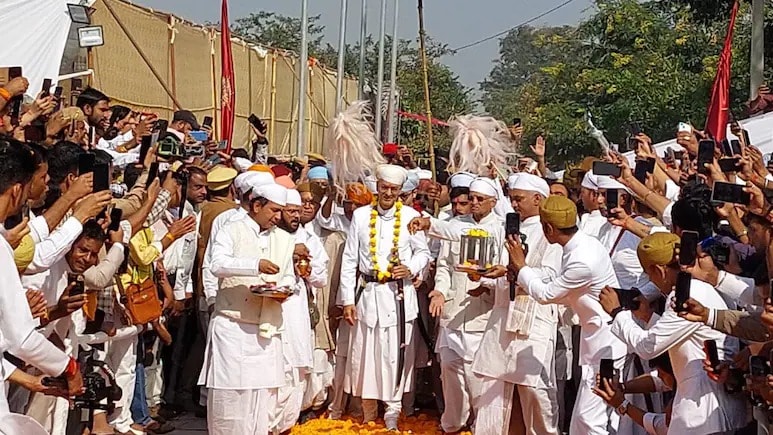 Amid Deadlock, Udaipur’s Maharana Visits Palace Temple To Complete Rituals