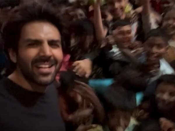 Kartik Aaryan celebrates Childrenâs Day with NGO kids