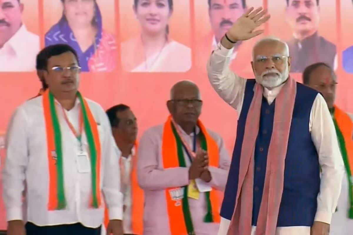 News18 Evening Digest: Canada Ends Visa Scheme For Foreign Students, PM In Maharashtra & Other Top Stories