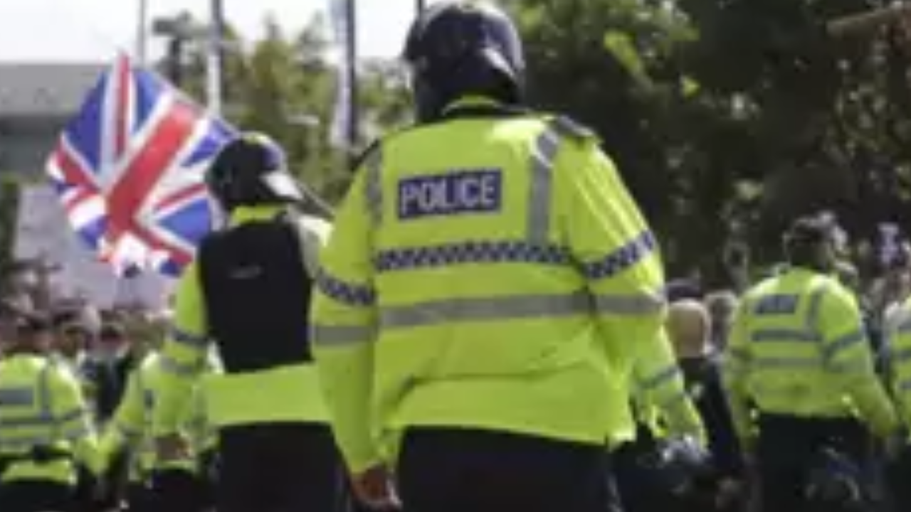 Terror in London? Police ops near US embassy, big scare at Gatwick airport