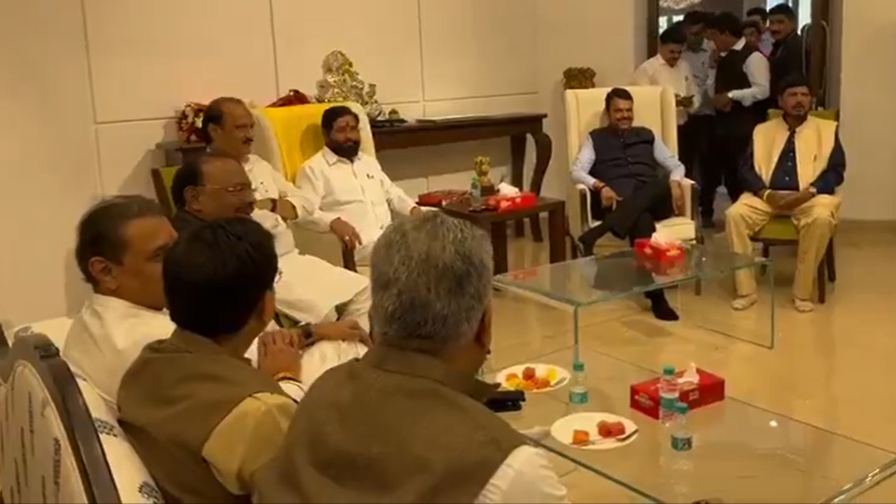 Spot the difference: Shinde, Fadnavis and ‘kissa kursi ka’