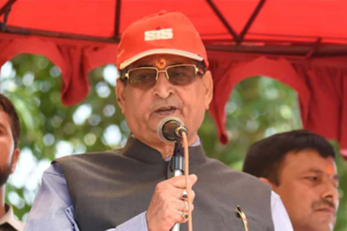 Who Is RK Sinha, Billionaire Owner Of SIS Securities, Whose Feet Nitish Kumar Touched? Who Is RK Sinha, Billionaire Owner Of SIS Securities, Whose Feet Nitish Kumar Touched?