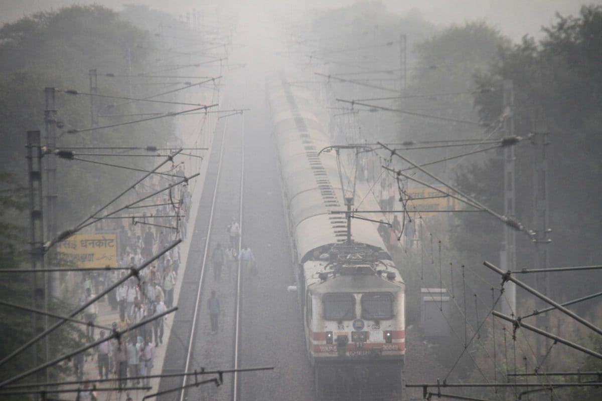 Flights Impacted, Trains Running Late As ‘Severe’ Smog Chokes Delhi, Visibility Dips