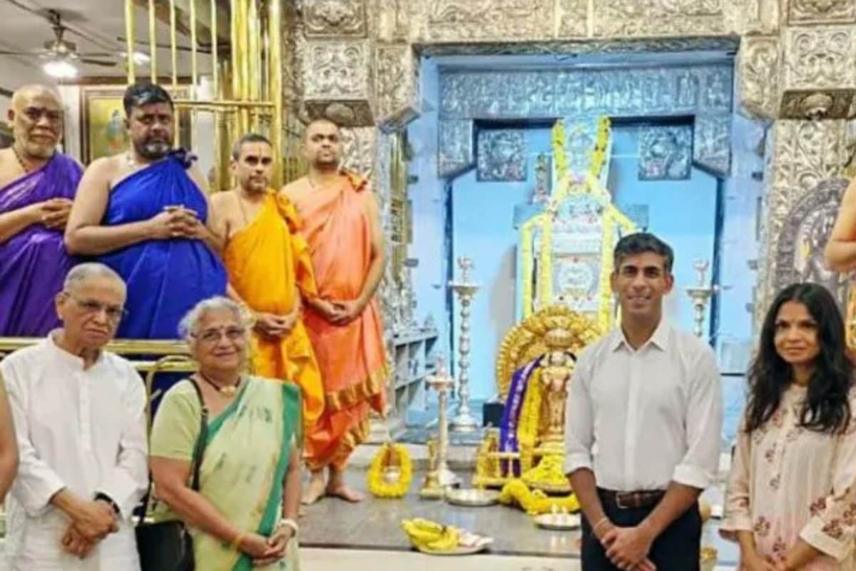 Rishi Sunak, Wife Akshata Offer Prayers At Bengaluru’s Raghavendra Swamy Mutt