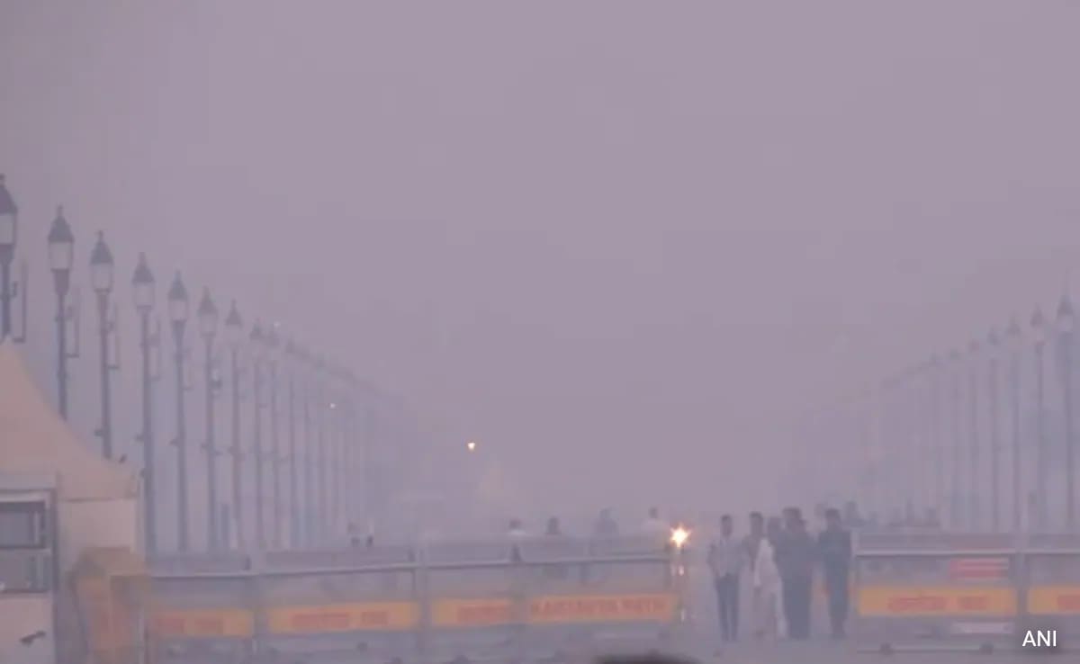 Delhi’s Air Quality Worsens Day After Diwali As People Defy Firecracker Ban