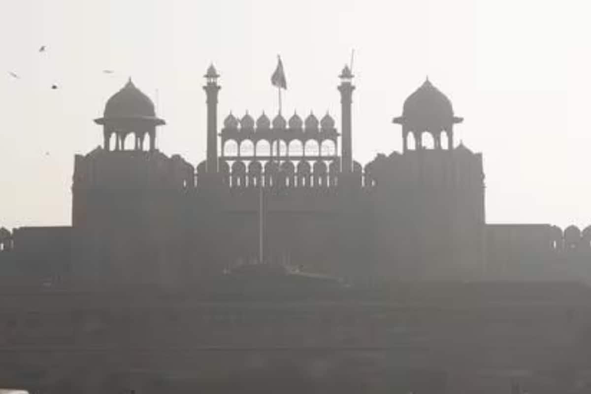 Warmer October, Strong Winds Save Delhi’s Air Quality From Sliding Into ‘Severe’ After Diwali