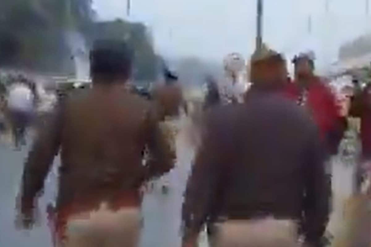 Bihar Police Lathi Charge Students Protesting Over BPSC Exam ‘Irregularities’ | Video