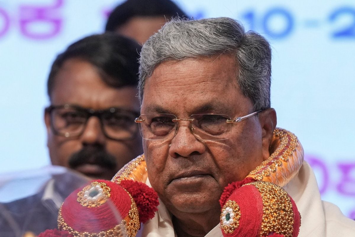 Karnataka’s Congress Govt To Remove Savarkar’s Portrait From Assembly, Grandson Slams Decision