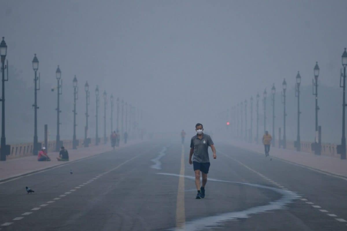 Delhi’s Air Turns ‘Severe’, Max Temperature Settles 3 Notches Above Normal