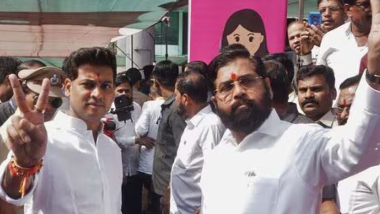 ‘Not in race for deputy CM’: Eknath Shinde’s son amid Maharashtra stalemate