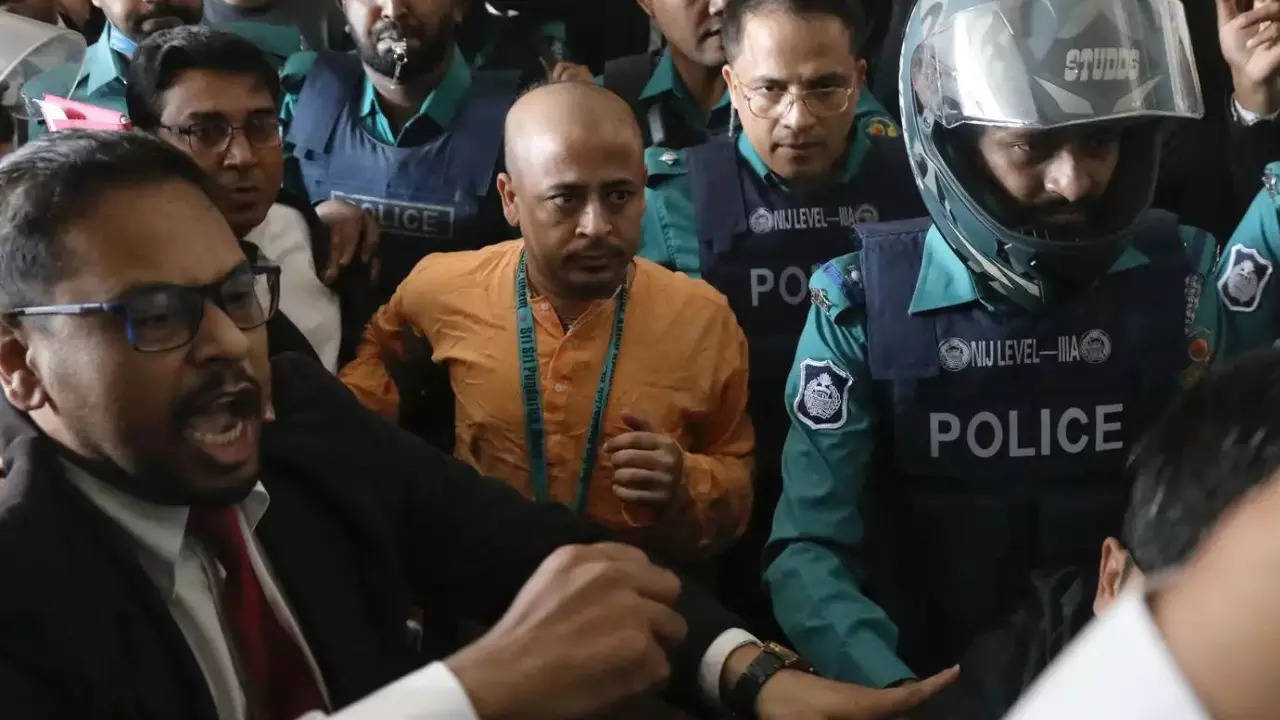 Bangladesh violence: No lawyer turns up for Iskcon priest; next hearing on January 2