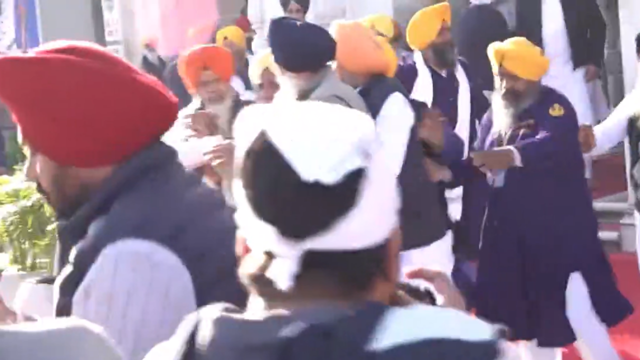 Man opens fire at SAD leader Sukhbir Singh Badal at Golden Temple in Amritsar